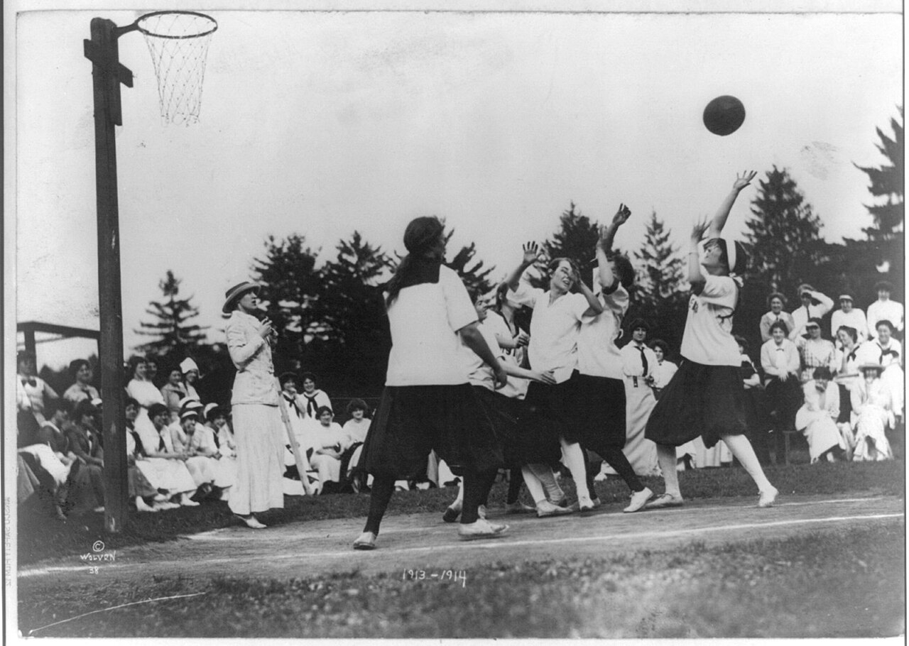1913-1914 basketball game, no. 38, Vassar College, May 1913 LCCN2013646085