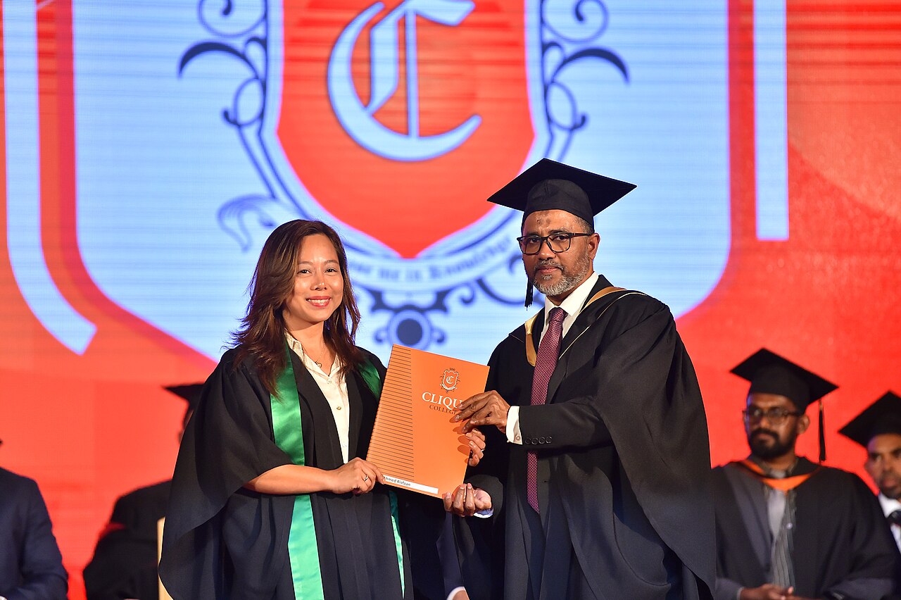 Clique College Graduation Ceremony 2023 (71)