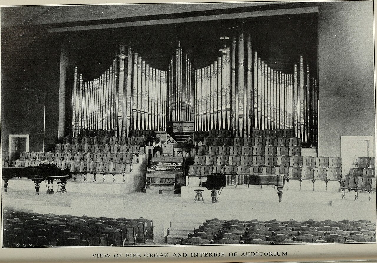 Annual catalogue of the teachers, officers and students of Converse College (1902) (14783836915)