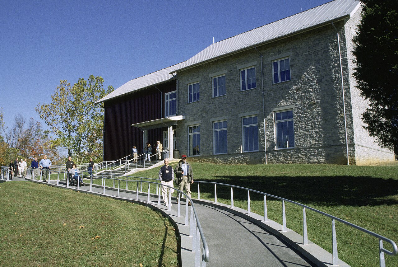 National Conservation Training Center campus - DPLA - 76d8b16eb9b8aef497fd84aeb082af28
