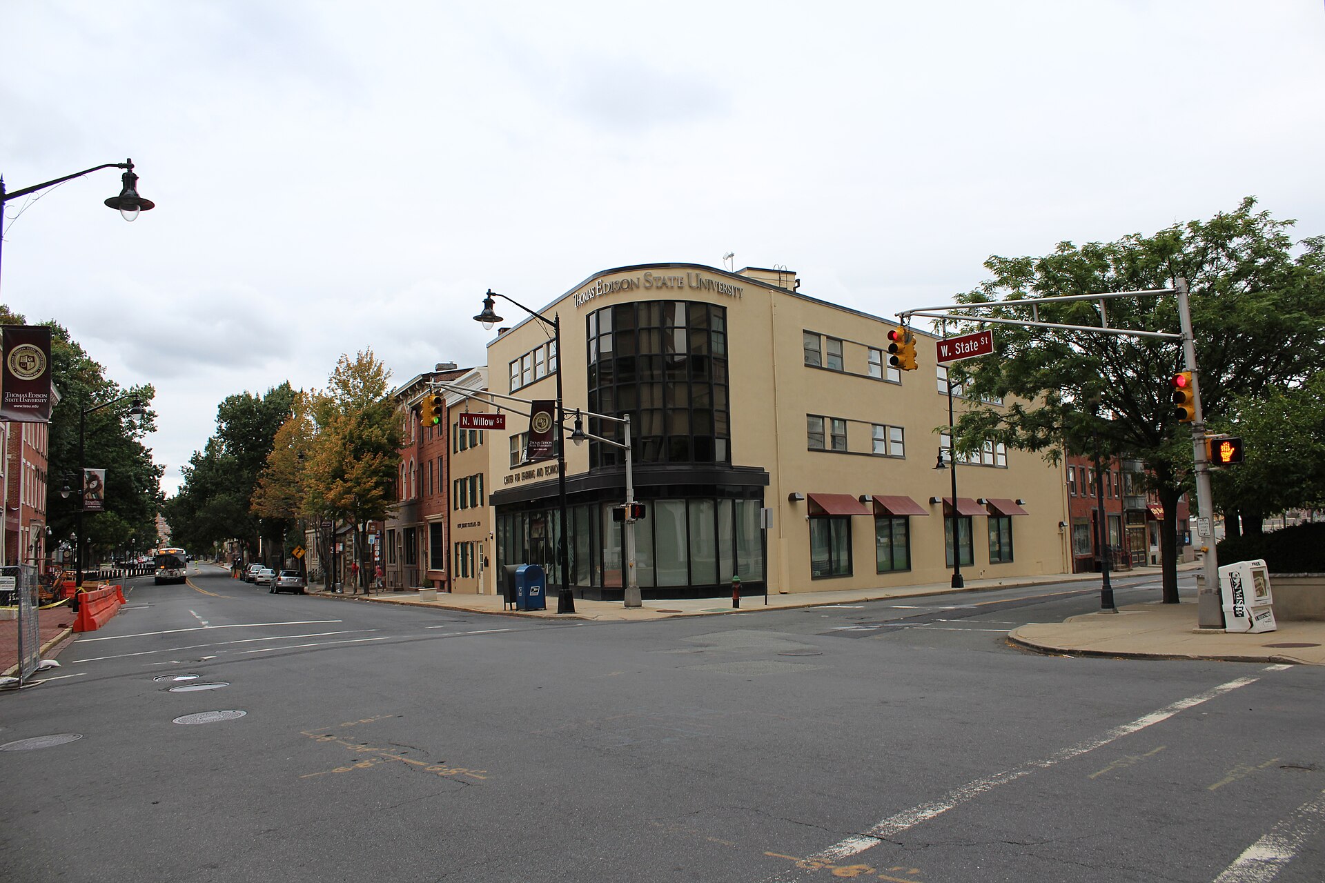 Thomas Edison State University 5687.jpg